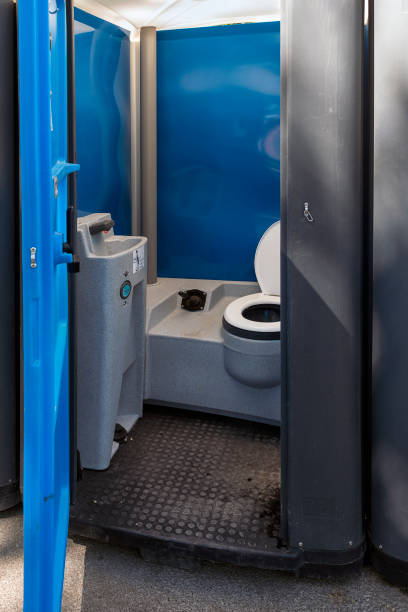 Best High-end porta potty rental  in Warrensburg, IL